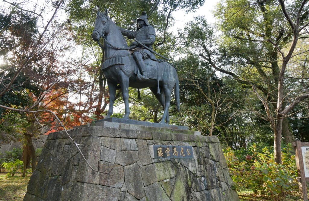 藤堂高虎公像