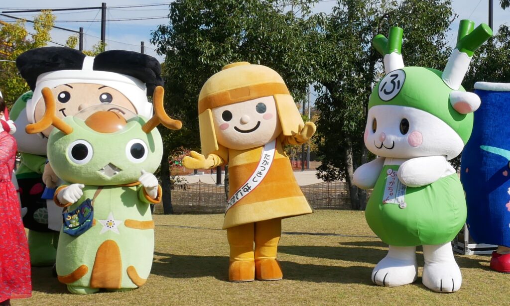 はにたん