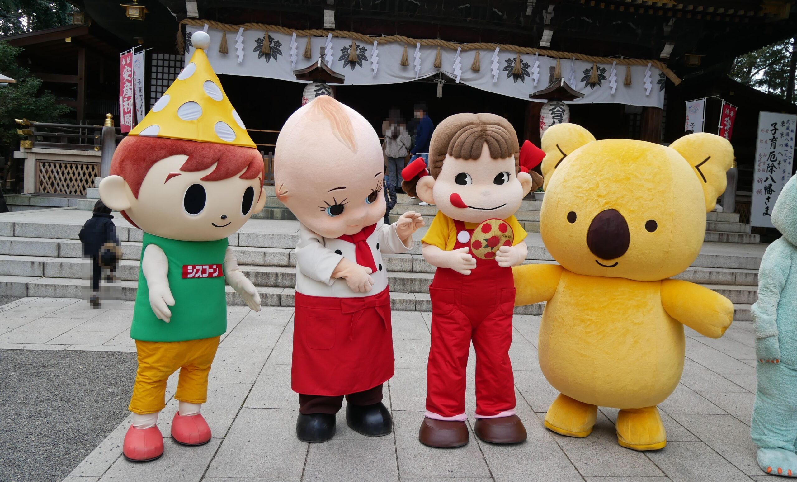 不二家の「ペコちゃん・ポコちゃん」写真集｜ゆるキャラ